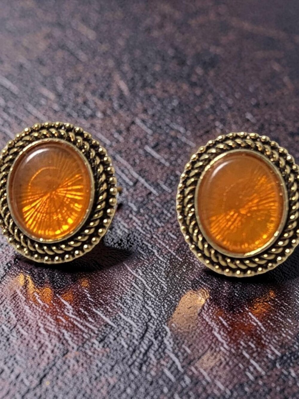 Vintage Avon Art Deco Oval Faux Amber & Antiqued Gold Tone Push Back Earrings